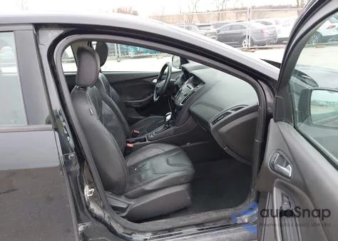 2016 Ford Focus Se z USA, uszkodzony, nr VIN 1FADP3F23GL265808